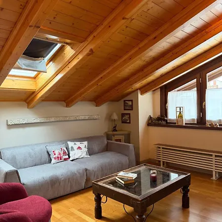 Urban Attic Apartment *